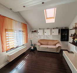 Casa, 8 camere, 208 mp Bucuresti/Vitan