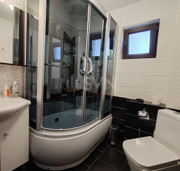 Casa, 8 camere, 208 mp Bucuresti/Vitan