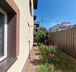 Casa, 8 camere, 208 mp Bucuresti/Vitan