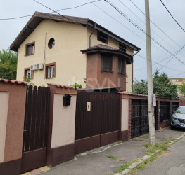 Casa, 8 camere, 208 mp Bucuresti/Vitan
