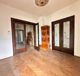 Casa, 8 camere, 230 mp Bucuresti/P-ta Alba Iulia