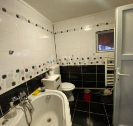 Casa, 8 camere, 240 mp Bucuresti/Giulesti