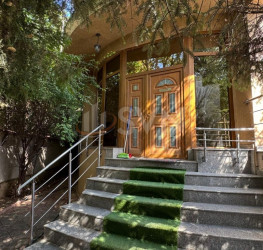 Casa, 8 camere, 332 mp Bucuresti/1 Mai