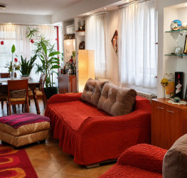 Casa, 8 camere, 335 mp Ilfov/Balotesti