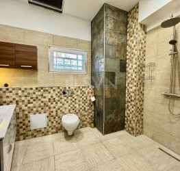 Casa, 8 camere, 380 mp Bucuresti/Colentina