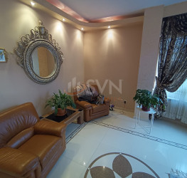 Casa, 8 camere, 430 mp Bucuresti/Piata Alba Iulia