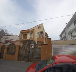 Casa, 8 camere, 430 mp Bucuresti/Piata Alba Iulia