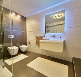 Casa, 8 camere, 446 mp Constanta/Faleza Nord