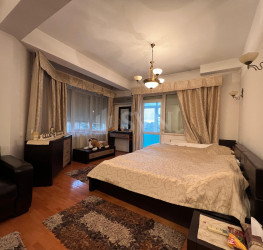 Casa, 8 camere, 500 mp Bucuresti/Pipera