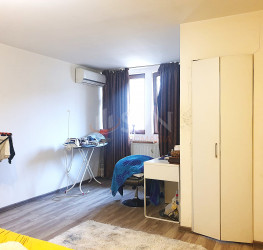 Casa, 8 rooms, 150 mp Bucuresti/Dacia