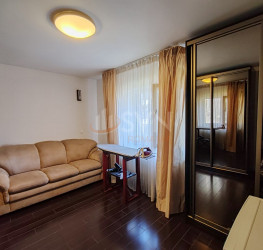 Casa, 8 rooms, 208 mp Bucuresti/Vitan