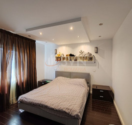 Casa, 8 rooms, 208 mp Bucuresti/Vitan