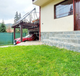 Casa, 8 rooms, 210 mp Brasov/Clabucet