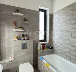 Casa, 8 rooms, 225 mp Bucuresti/Titan