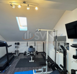 Casa, 8 rooms, 225 mp Bucuresti/Titan