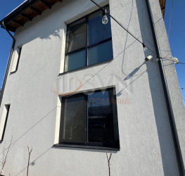 Casa, 8 rooms, 225 mp Bucuresti/Titan