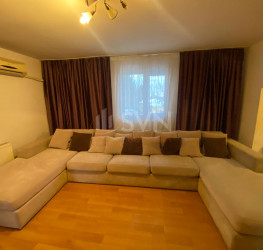 Casa, 8 rooms, 240 mp Bucuresti/Giulesti