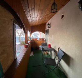 Casa, 8 rooms, 240 mp Bucuresti/Giulesti