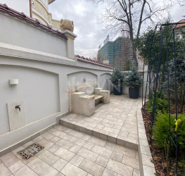 Casa, 8 rooms, 280 mp Bucuresti/Capitale