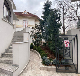 Casa, 8 rooms, 280 mp Bucuresti/Capitale