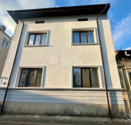 Casa, 8 rooms, 300 mp Bucuresti/Parcul Carol