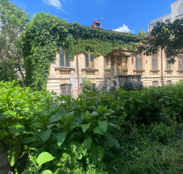 Casa, 8 rooms, 321 mp Bucuresti/Mosilor