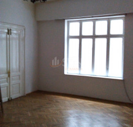 Casa, 8 rooms, 360 mp Bucuresti/Sala Palatului