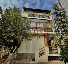 Casa, 8 rooms, 375 mp Bucuresti/1 Mai