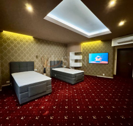 Casa, 8 rooms, 380 mp Bucuresti/Colentina