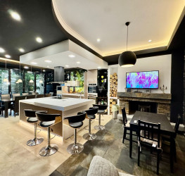 Casa, 8 rooms, 380 mp Bucuresti/Colentina