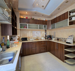 Casa, 8 rooms, 394 mp Bucuresti/Piata Alba Iulia