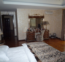 Casa, 8 rooms, 400 mp Bucuresti/Pipera