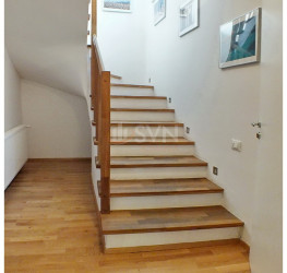 Casa, 8 rooms, 461 mp Brasov/Drumul Poienii