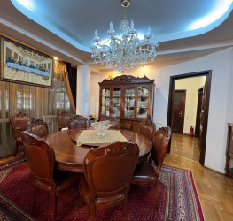 Casa, 8 rooms, 500 mp Bucuresti/Pipera