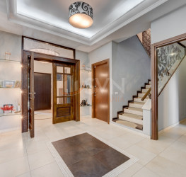 Casa, 8 rooms, 525 mp Bucuresti/Pipera