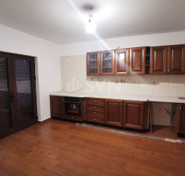 Casa, 9 camere, 320 mp Bucuresti/Calea Victoriei