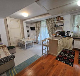 Casa, 9 camere, 360 mp Brasov/Centru