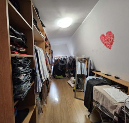 Casa, 9 camere, 360 mp Brasov/Centru