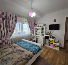 Casa, 9 camere, 360 mp Brasov/Centru