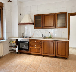 Casa, 9 camere, 430 mp Bucuresti/Aviatiei