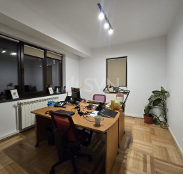 Casa, 9 camere, 485 mp Bucuresti/Domenii