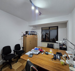 Casa, 9 camere, 485 mp Bucuresti/Domenii