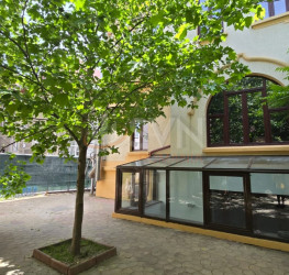 Casa, 9 camere, 820 mp Bucuresti/Armeneasca