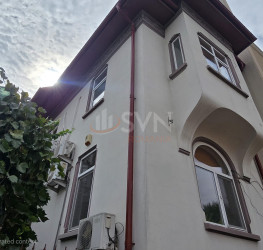 Casa, 9 rooms, 320 mp Bucuresti/Dacia