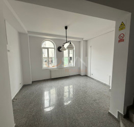 Casa, 9 rooms, 344 mp Bucuresti/Eminescu