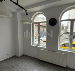 Casa, 9 rooms, 344 mp Bucuresti/Eminescu
