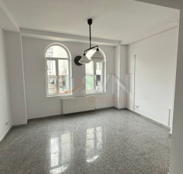 Casa, 9 rooms, 344 mp Bucuresti/Eminescu
