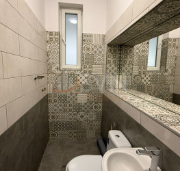 Casa, 9 rooms, 344 mp Bucuresti/Eminescu