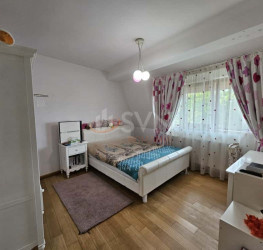 Casa, 9 rooms, 360 mp Brasov/Centru