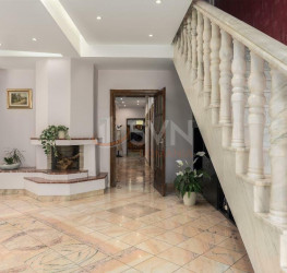 Casa, 9 rooms, 360 mp Bucuresti/Lacul Tei